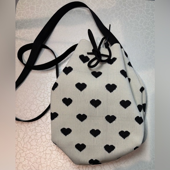 Purse | knit crossbody bucket bag. - Picture 3 of 13